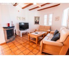 Descubre tu nuevo hogar: villa reformada de 4 dormitorios en Jávea