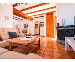 Descubre tu nuevo hogar: villa reformada de 4 dormitorios en Jávea