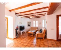 Descubre tu nuevo hogar: villa reformada de 4 dormitorios en Jávea