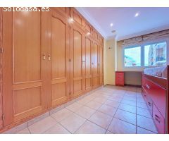 Confort y Estilo en La Xara: Piso Reformado de 3 Dormitorios con Terraza