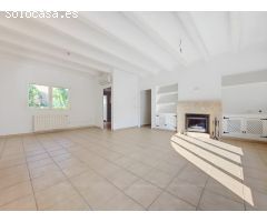 Oportunidad Única: Villa en Urbanización de Lujo