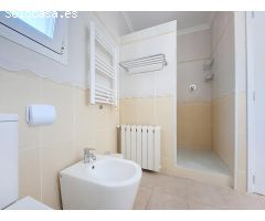 Oportunidad Única: Villa en Urbanización de Lujo