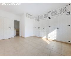 Oportunidad Única: Villa en Urbanización de Lujo