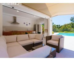 VILLA con piscina a lado del club de golf de Altea