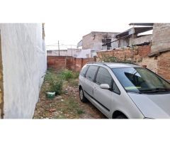 Solar junto a la Autopista