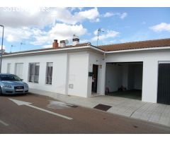 Casa Adosada en Alvarado Semi Nueva