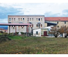 Nave Industrial con vivienda a la venta en Horna - Villarcayo
