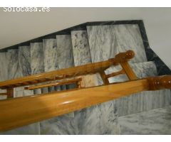 UNA OPORTUNIDAD ÚNICA PARA INVERSORES. UNA VIVIENDA DE TRES NIVELES.