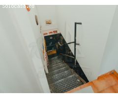UNA OPORTUNIDAD ÚNICA PARA INVERSORES. UNA VIVIENDA DE TRES NIVELES.