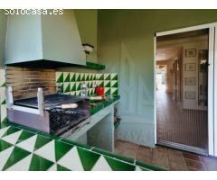 Encantadora Vivienda Unifamiliar con Ático en Zona Tranquila