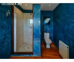 Encantadora Vivienda Unifamiliar con Ático en Zona Tranquila