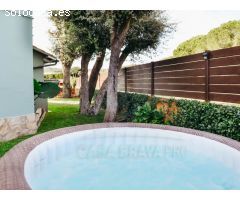 Encantadora Vivienda Unifamiliar con Ático en Zona Tranquila