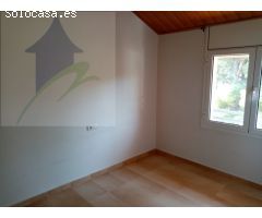 Chalet Adosado con Garaje Cerrado