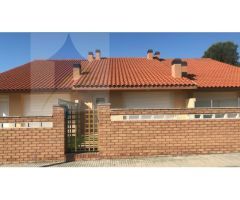 Chalet Adosado con Garaje Cerrado