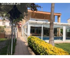 Chalet individual con piscina privada