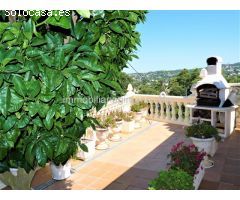 BONITA CASA DE UNA PLANTA CON GARAJE