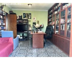 Piso grande, en muy buen estado, 4 habitaciones, 2 baños, 2 balcones integrados
