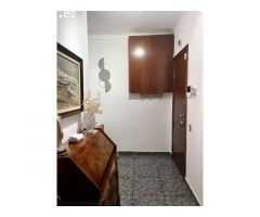 Piso grande, en muy buen estado, 4 habitaciones, 2 baños, 2 balcones integrados