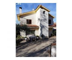 CHALET INDEPENDIENTE DE 3 PLANTAS CON PARCELA DE 958M2