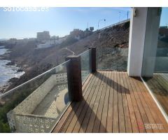 Chalet en Primera Línea de Mar con 3.000 m2 de parcela.