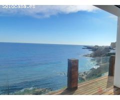Chalet en Primera Línea de Mar con 3.000 m2 de parcela.