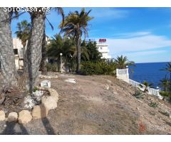 Chalet en Primera Línea de Mar con 3.000 m2 de parcela.
