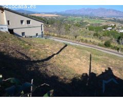 Casa a 4 vientos de una planta con vistas a Montserrat