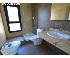 CASA JUNTO AL CAMPO DE GOLF