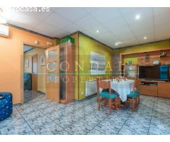 ¡Hogar ideal en Terrassa 3 habitaciones y patio!