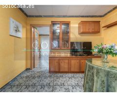 ¡Hogar ideal en Terrassa 3 habitaciones y patio!
