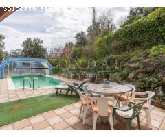 Gran casa de 300 m² y 2.700 m2 de parcela con Piscina en Fogueres de Montsoriu,