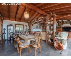 Gran casa de 300 m² y 2.700 m2 de parcela con Piscina en Fogueres de Montsoriu,