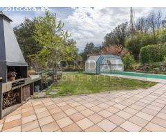 Gran casa de 300 m² y 2.700 m2 de parcela con Piscina en Fogueres de Montsoriu,