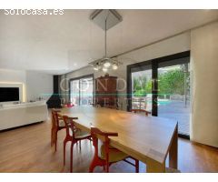 Espectacular casa con piscina en el centro de La Garriga - Gran oportunidad,