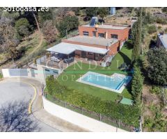 Exclusiva Casa con Piscina y Vistas espectaculares en LAmetlla del Vallès