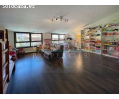 Espectacular casa con piscina climatizable en el centro de La Garriga - Alquiler