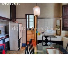 CASA MODERNISTA EN EL CENTRO DE CASSÀ DE LA SELVA CON PARCELA DE 1280M2