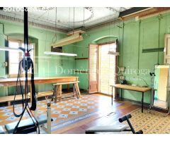CASA MODERNISTA EN EL CENTRO DE CASSÀ DE LA SELVA CON PARCELA DE 1280M2