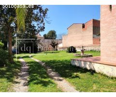 CASA MODERNISTA EN EL CENTRO DE CASSÀ DE LA SELVA CON PARCELA DE 1280M2