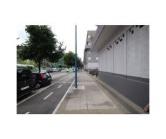 Se vende o alquila local de 117 m2 en la zona de la Plaza Gabriel Celaya. Venta