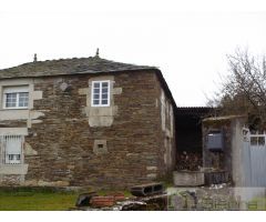Casa de piedra restaurada