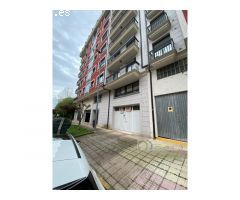 BAJO EN VENTA EN AVDA. BECERREÁ - SARRIA