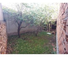 ALMACEN CON PATIO IDEAL PARA CONSTRUIR UNA VIVIENDA