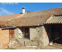 ALMACEN CON PATIO IDEAL PARA CONSTRUIR UNA VIVIENDA