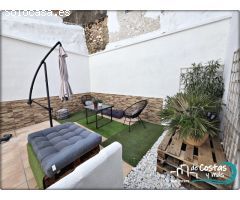 PRECIOSA CASA CON PATIO Y TERRAZA