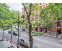 | PISO EXTERIOR CALLE BAILEN | MADRID | LUXUS EXPERIENCE |