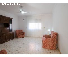 Amplia y luminosa casa en venta en San José de la Rinconada