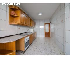 Amplia y luminosa casa en venta en San José de la Rinconada