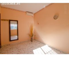 Amplia y luminosa casa en venta en San José de la Rinconada