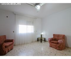 Amplia y luminosa casa en venta en San José de la Rinconada